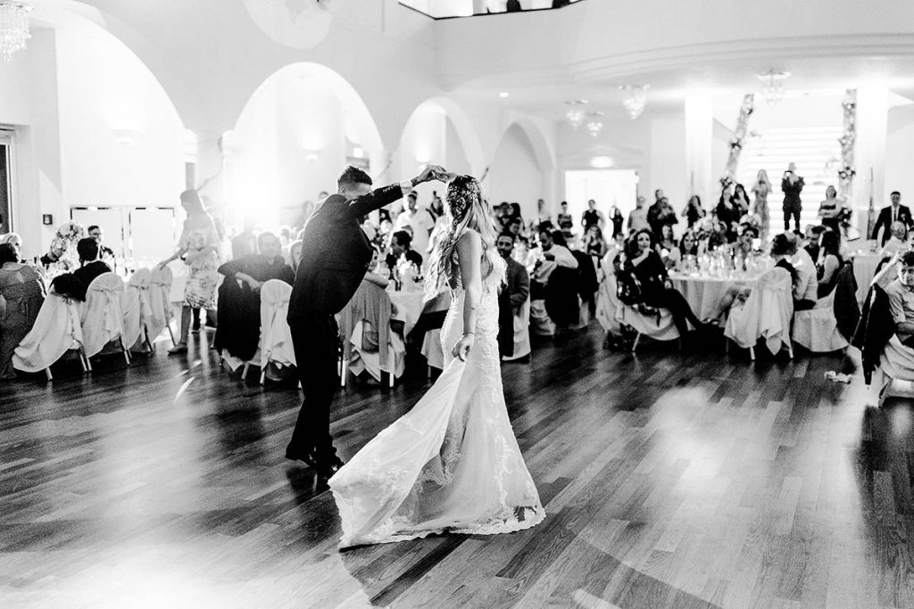 First Dance Vintagehochzeit Niederösterreich Umgebung Wien Eventcenter Leobersdorf Hochzeitslocation Wien Hochzeitsfotograf