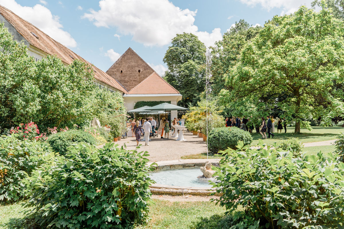 heiraten Mühlbach am Manhartsberg unter Bäumen Hochzeit Gutshof Hochzeit