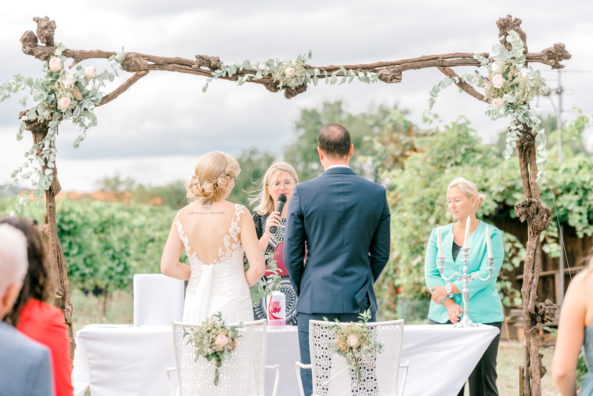 Mödling Hochzeitsfotograf Wien heiraten Niederösterreich Schmankerlheuriger freie Trauung Hochzeit in den Weinbergen Niederösterreich