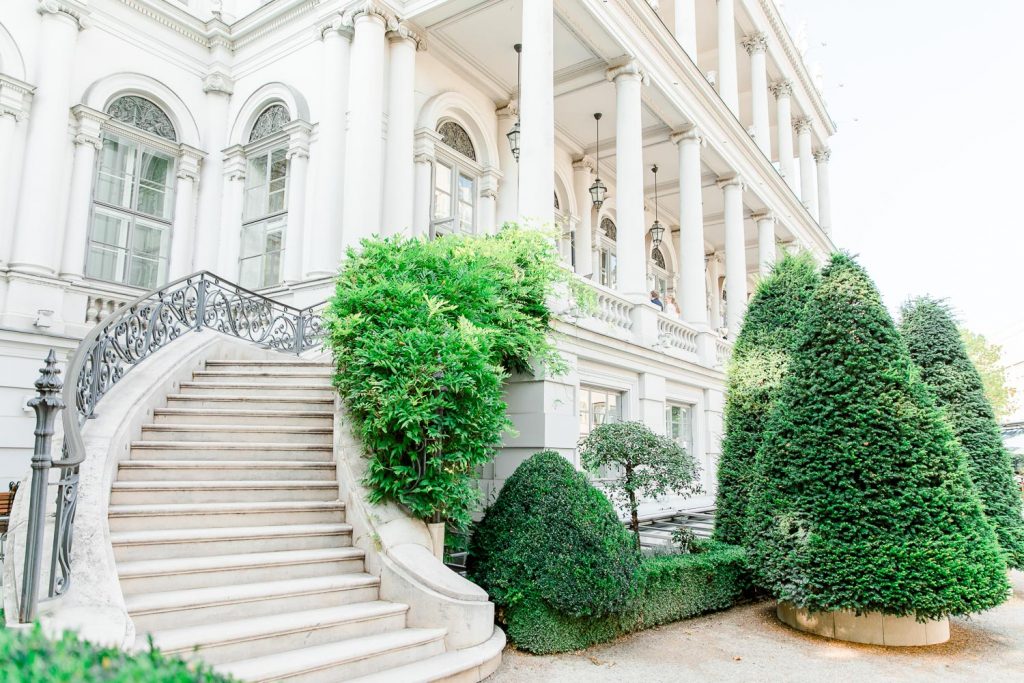 Mödling Hochzeitsfotograf Wien heiraten Palais Coburg Hochzeit Fiaker fahren