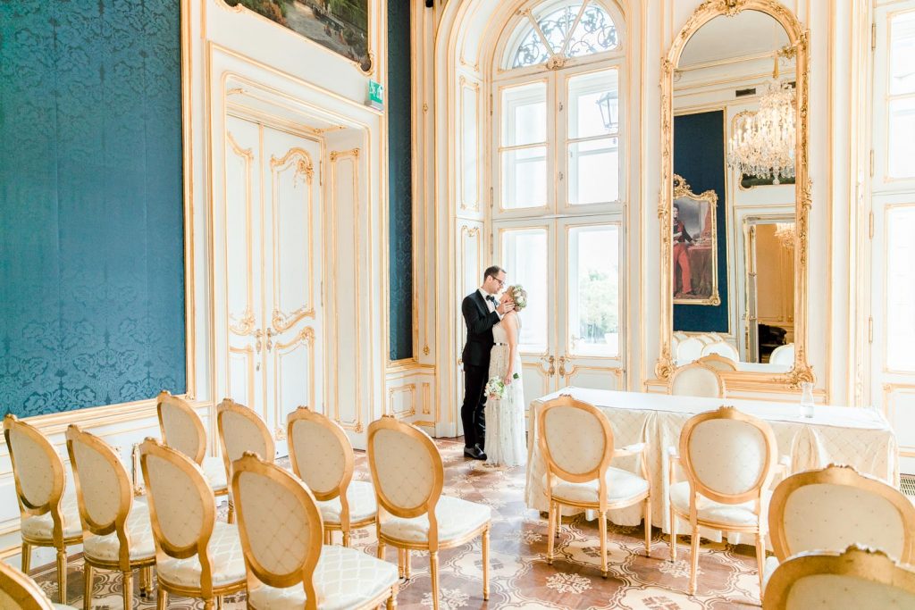 Mödling Hochzeitsfotograf Wien heiraten Palais Coburg Hochzeit Fiaker fahren