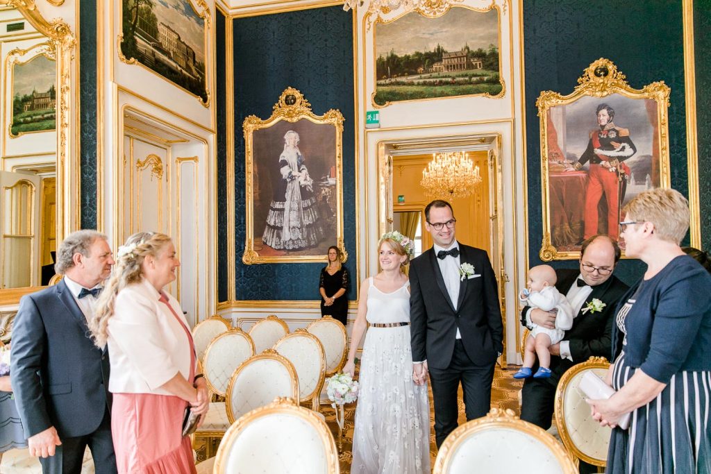 Mödling Hochzeitsfotograf Wien heiraten Palais Coburg Hochzeit Fiaker fahren