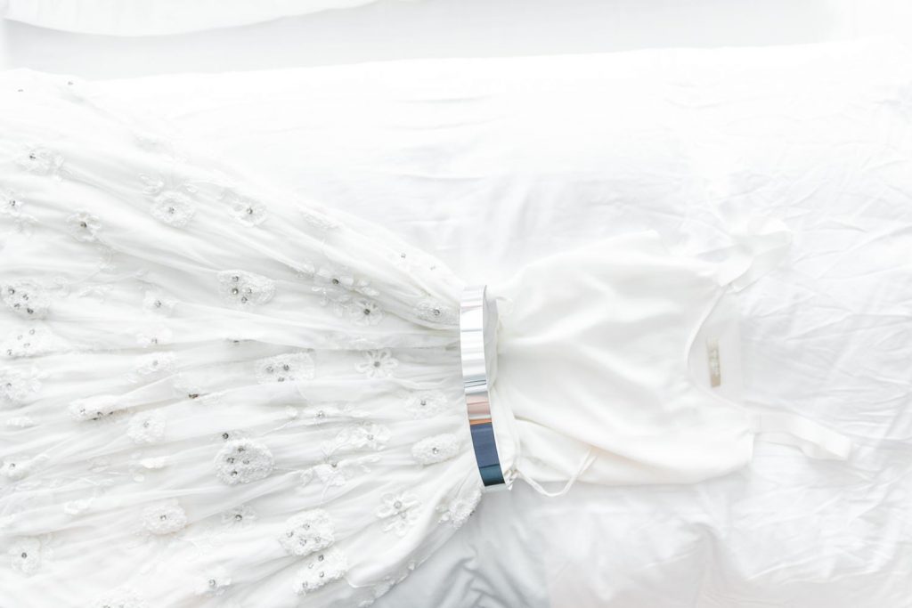 Mödling Hochzeitsfotograf Wien heiraten Palais Coburg Hochzeit Fiaker fahren Brautkleid zweiteilig