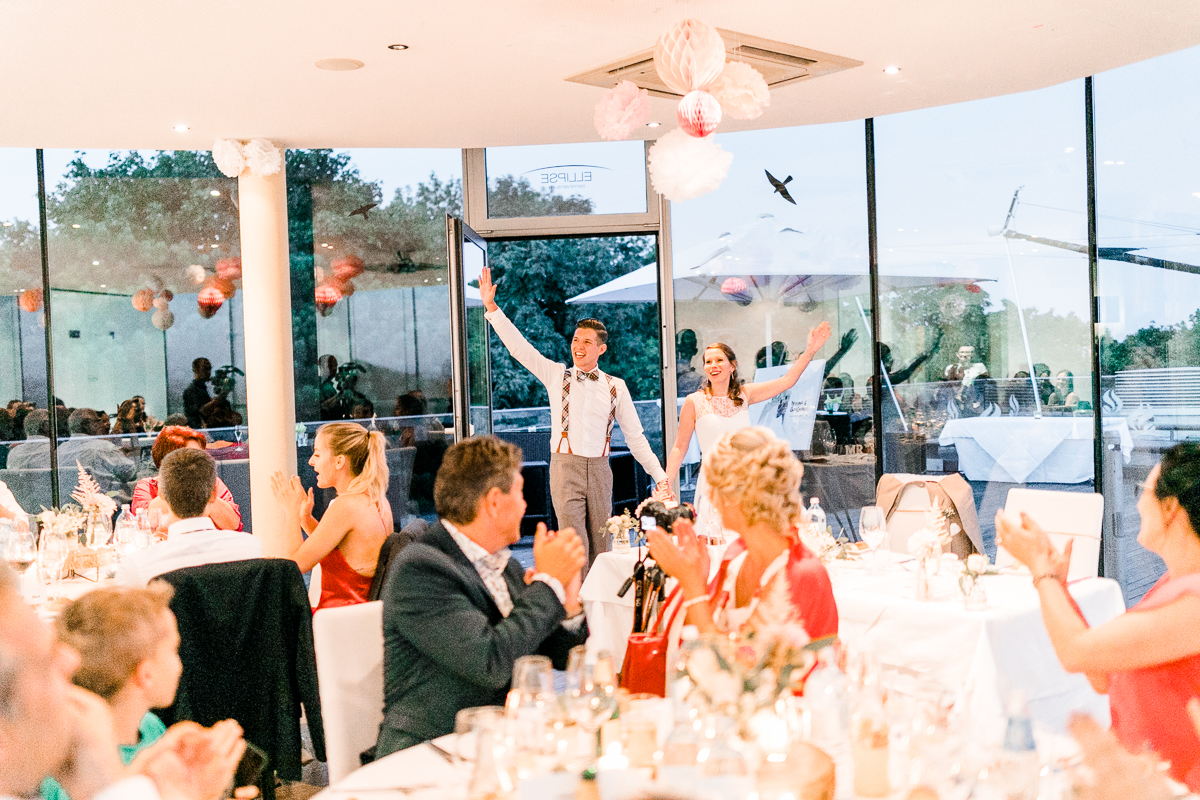 Hochzeit Kahlenberg Ellipse heiraten Kahlenberg Hochzeitsfotograf Wien Standesamtliche Hochzeit Paarfotos Weinreben Brautpaarfotos Weinberge