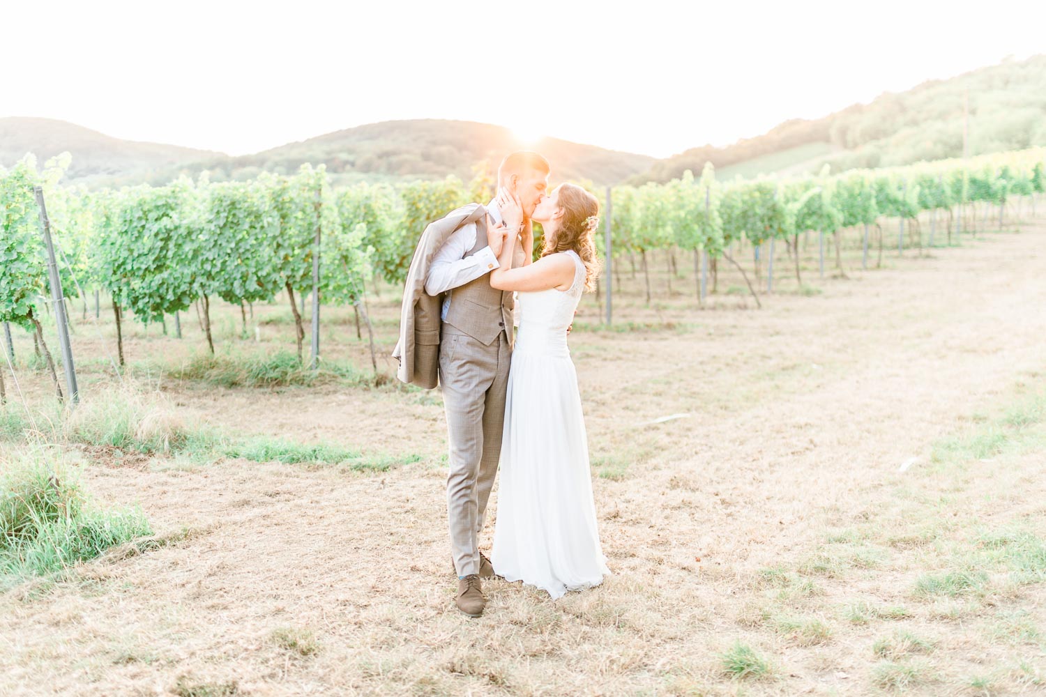 Weingarten Hochzeit Kahlenberg heiraten Mödling Sonnenuntergang Brautpaarfotos