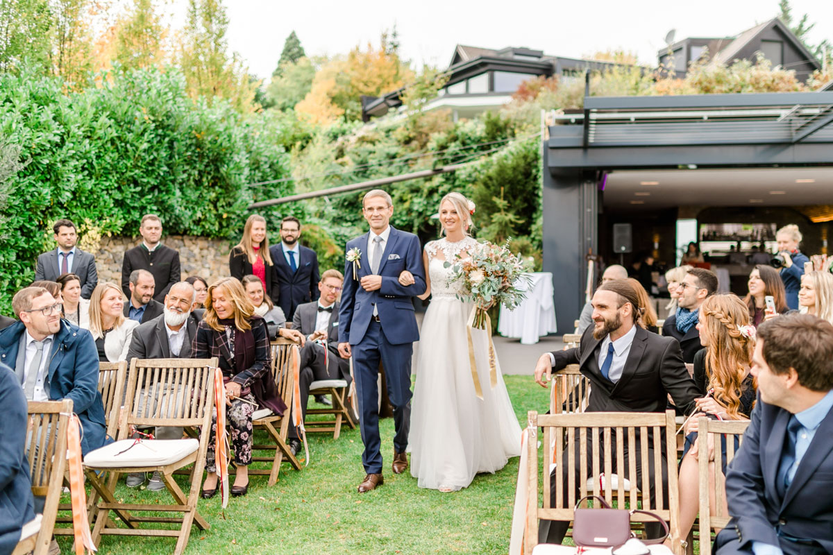 Weingärten heiraten Hochzeitsfotos Hochzeit Weingut Reisenberg heiraten outdoorwedding im Freien heiraten in Wien