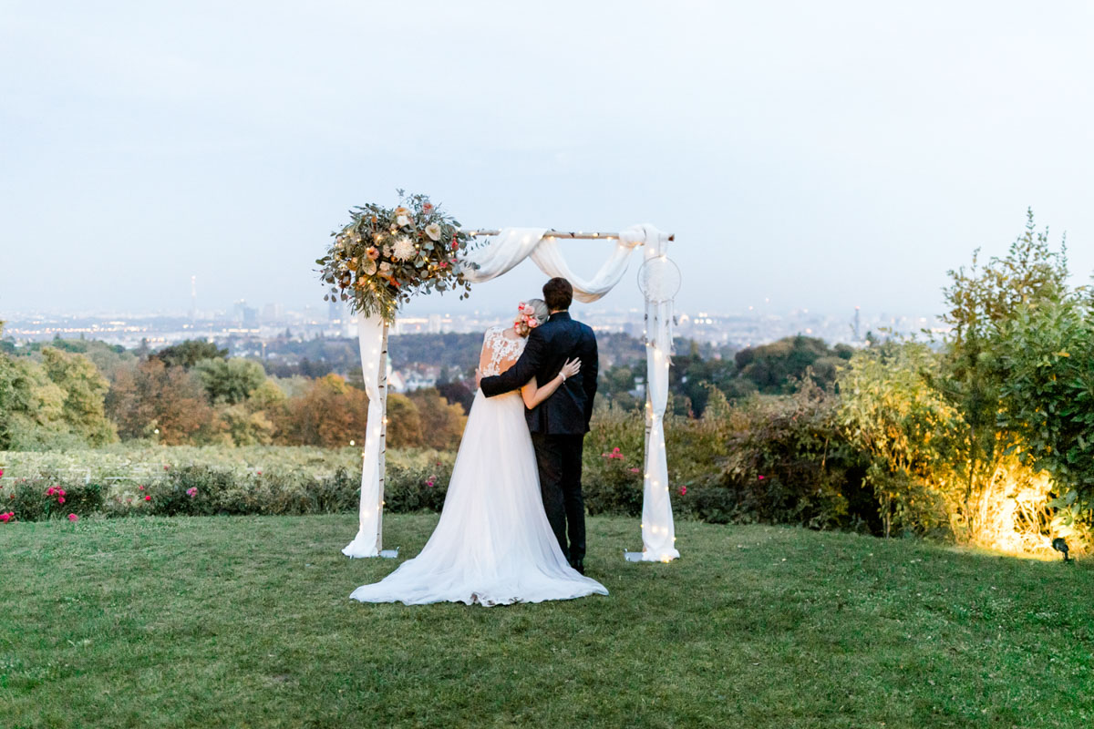 Weingärten heiraten Hochzeitsfotos Hochzeit Weingut Reisenberg heiraten outdoorwedding im Freien heiraten in Wien