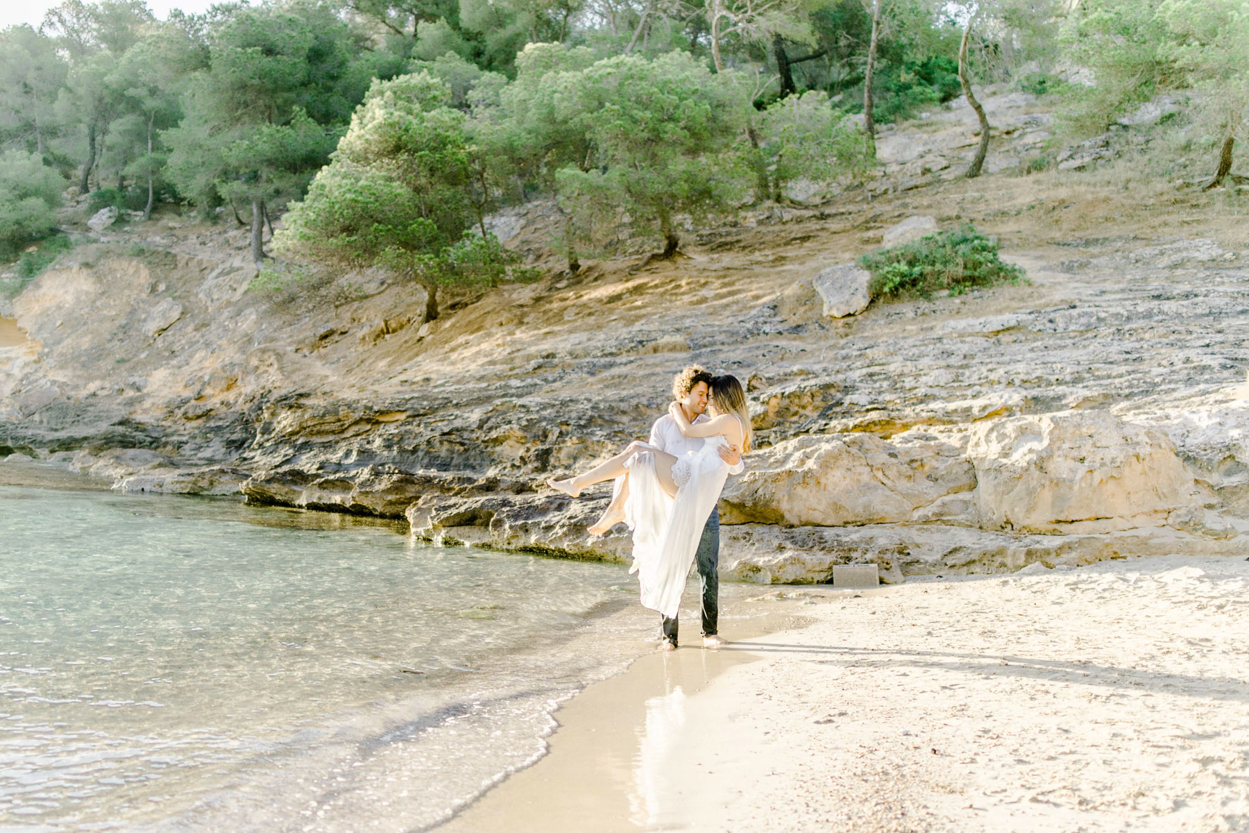 Wien Fine Art Hochzeitsfotograf Strandhochzeit Mallorcahochzeit Toskanahochzeit helle Hochzeitsfotos heiraten am Strand After Wedding 