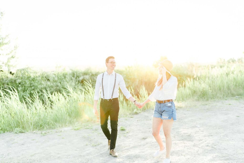 Verlobungsfotos im Grünen Verlobungsfotos in der Natur Verlobungsfotos Wien Hochzeitsfotograf Wien Hochzeitsfotos Paarfotos Wien Paarfotograf Paarfotoshooting