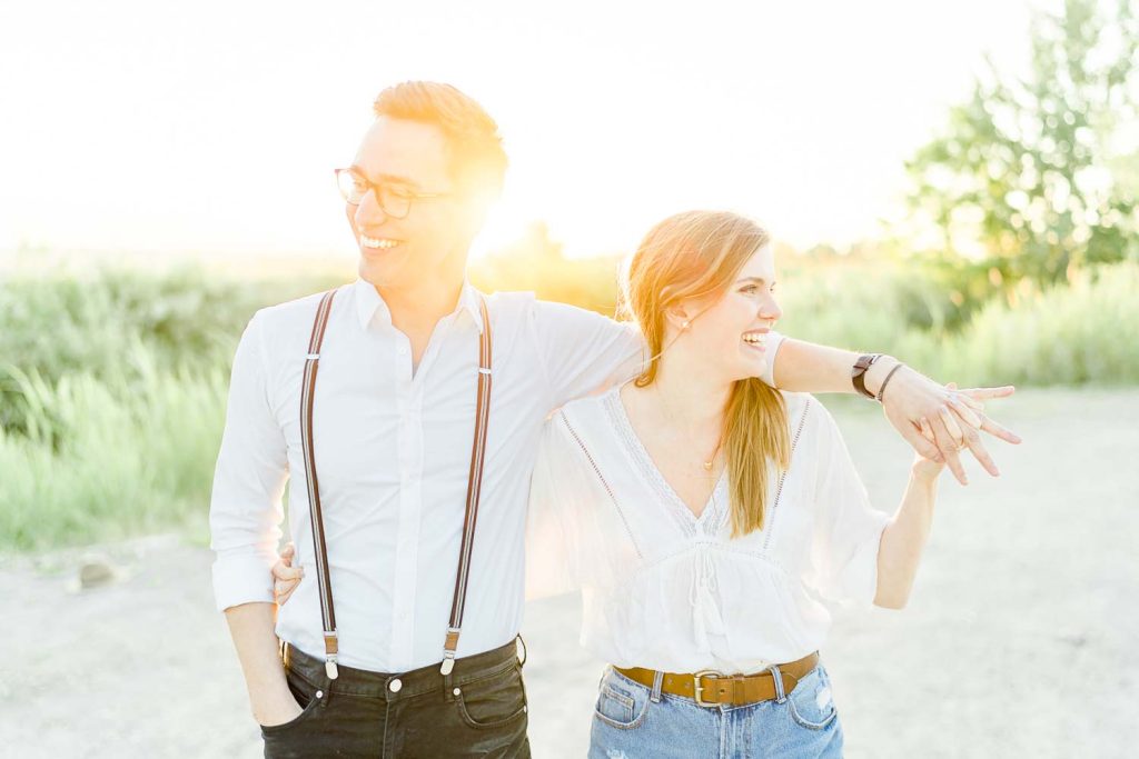 Verlobungsfotos im Grünen Verlobungsfotos in der Natur Verlobungsfotos Wien Hochzeitsfotograf Wien Hochzeitsfotos Paarfotos Wien Paarfotograf Paarfotoshooting