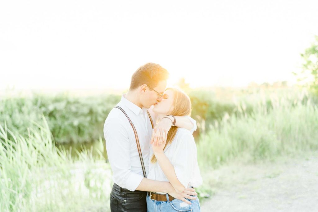 Verlobungsfotos im Grünen Verlobungsfotos in der Natur Verlobungsfotos Wien Hochzeitsfotograf Wien Hochzeitsfotos Paarfotos Wien Paarfotograf Paarfotoshooting