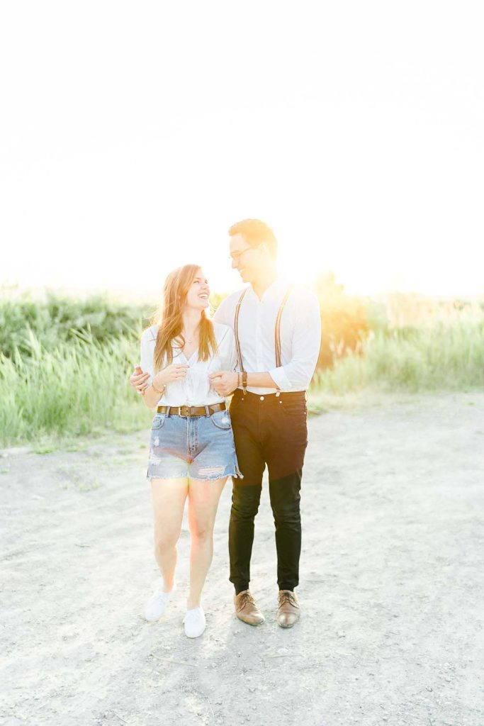 Verlobungsfotos im Grünen Verlobungsfotos in der Natur Verlobungsfotos Wien Hochzeitsfotograf Wien Hochzeitsfotos Paarfotos Wien Paarfotograf Paarfotoshooting