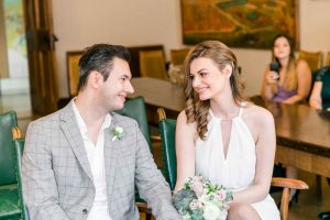 standesamtlich heiraten in Wien Hochzeit Standesamt heiraten Gumpoldskirchen Rathaus heiraten paarfotos