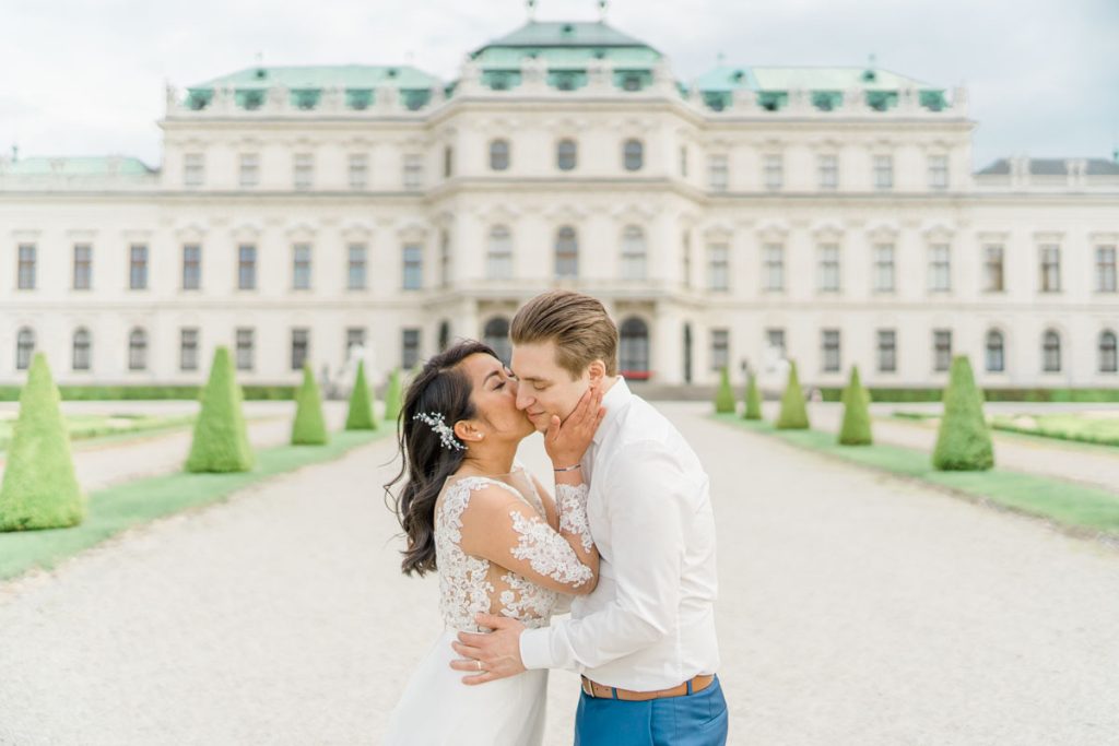 Hochzeit beim Belvedere Hochzeitsfotos Wien Innenstadt Paarfotos Belvedere couple Belvedere