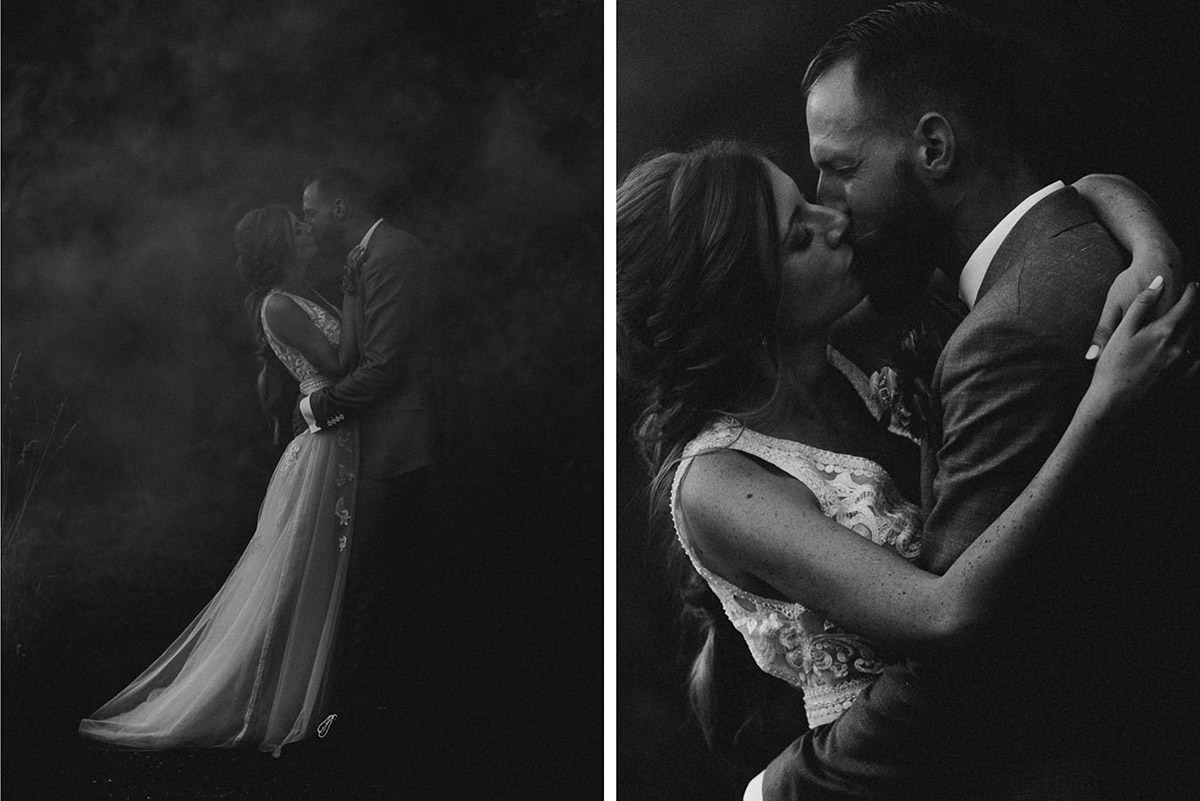 heiraten Refugium Hochstrass Hochzeit im Freien heiraten standesamtliche Trauung Zeremonie greenery Hochzeit Brautpaarfotos Wald Rauchbomben Brautpaarfotos schwarz weiß