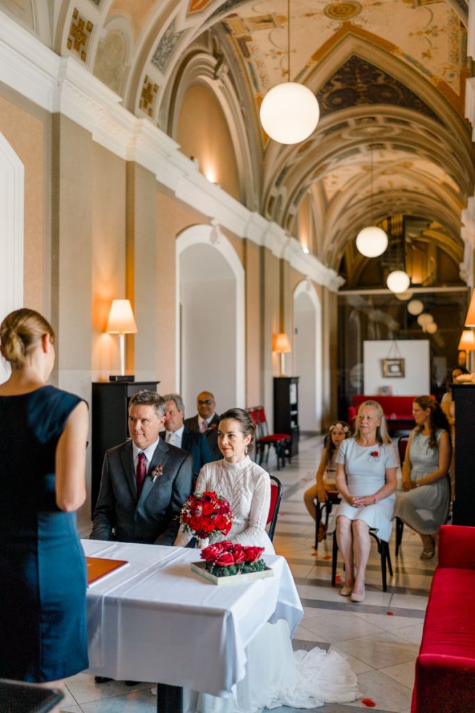 Denise Kerstin Hochzeitsfotograf Wien Hochzeitsfotos heiraten kunsthistorisches museum Hochzeit wien innenstadt regenbogenparade