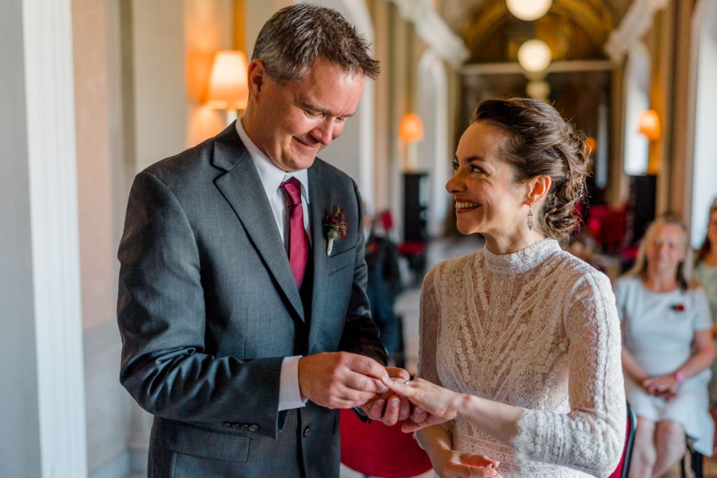 Denise Kerstin Hochzeitsfotograf Wien Hochzeitsfotos heiraten kunsthistorisches museum Hochzeit wien innenstadt regenbogenparade