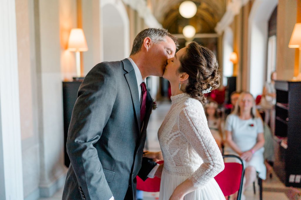 Denise Kerstin Hochzeitsfotograf Wien Hochzeitsfotos heiraten kunsthistorisches museum Hochzeit wien innenstadt regenbogenparade