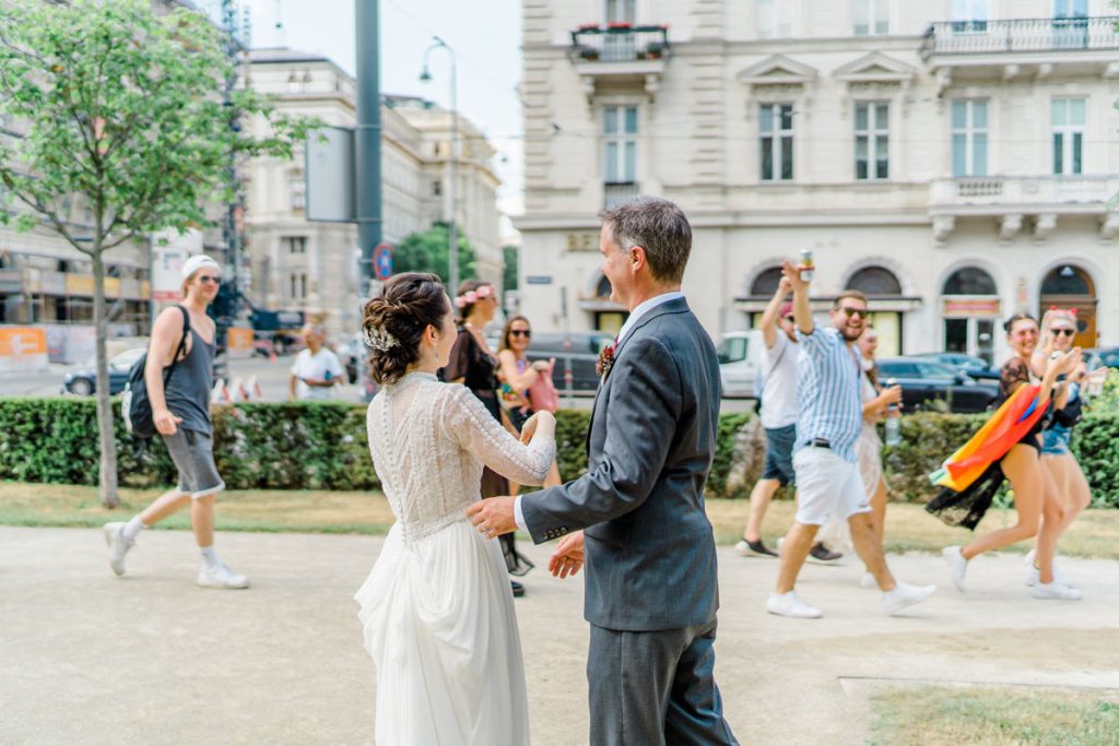 Denise Kerstin Hochzeitsfotograf Wien Hochzeitsfotos heiraten kunsthistorisches museum Hochzeit wien innenstadt regenbogenparade