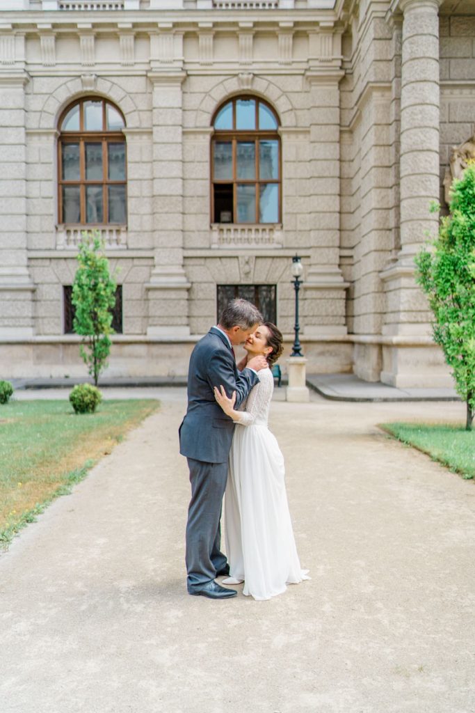 Denise Kerstin Hochzeitsfotograf Wien Hochzeitsfotos heiraten kunsthistorisches museum Hochzeit wien innenstadt regenbogenparade