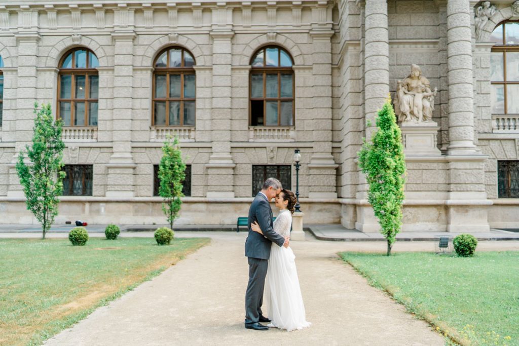 Denise Kerstin Hochzeitsfotograf Wien Hochzeitsfotos heiraten kunsthistorisches museum Hochzeit wien innenstadt regenbogenparade