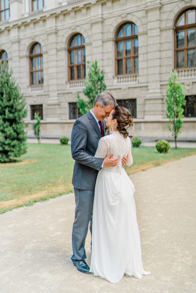 Denise Kerstin Hochzeitsfotograf Wien Hochzeitsfotos heiraten kunsthistorisches museum Hochzeit wien innenstadt regenbogenparade