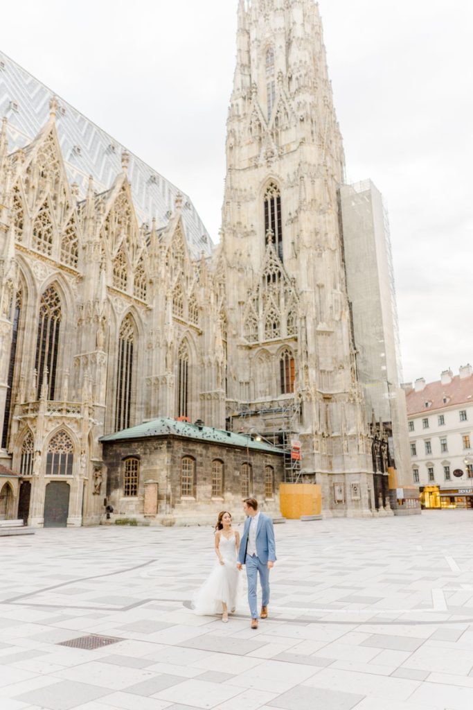 After Wedding in der Wiener Innenstadt Wien Spaziergang Paarfotos in Wien Pärchenfotos in der Wiener Innenstadt