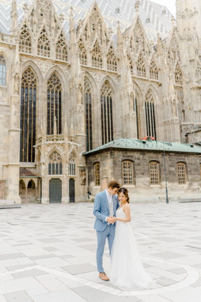 After Wedding in der Wiener Innenstadt Wien Spaziergang Paarfotos in Wien Pärchenfotos in der Wiener Innenstadt