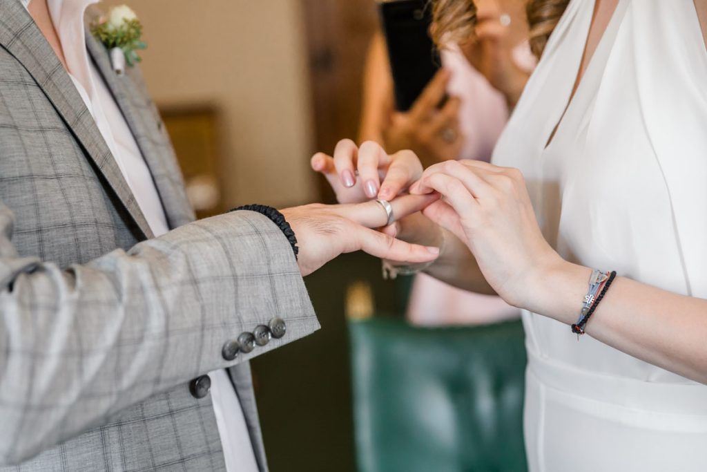 Heiraten am Standesamt Gumpoldskirchen in Mödling Hochzeit Standesamt Gumpoldskirchen Hochzeitslocation Rathaus