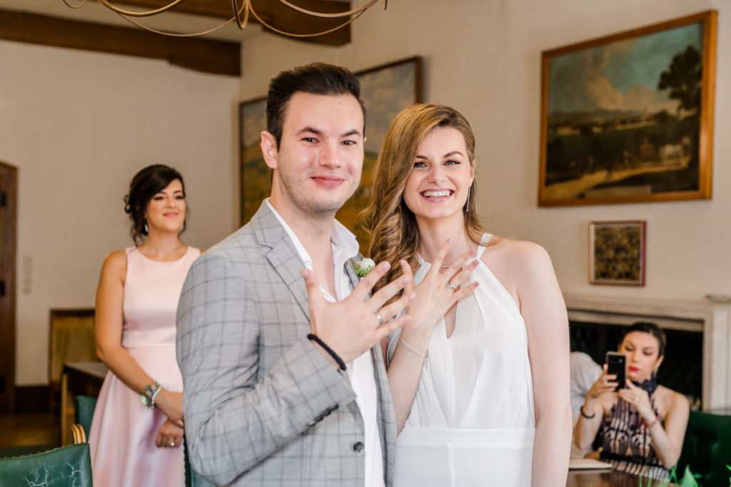 Heiraten am Standesamt Gumpoldskirchen in Mödling Hochzeit Standesamt Gumpoldskirchen Hochzeitslocation Rathaus