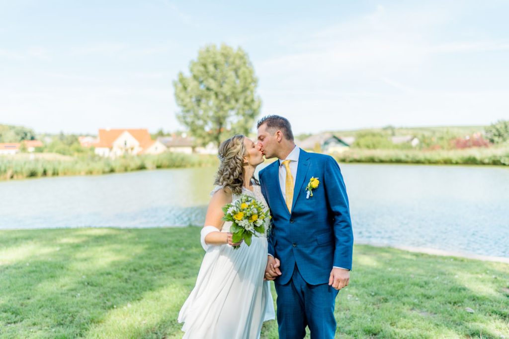 - [ ] Hochzeit am Standesamt Poysdorf heiraten