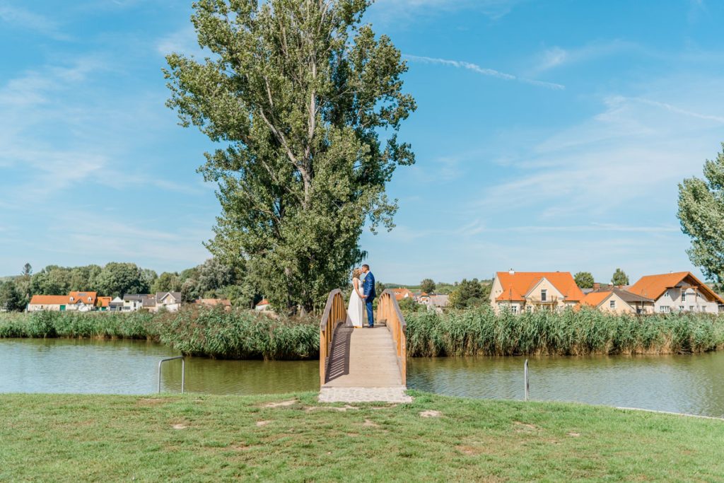 - [ ] Hochzeit am Standesamt Poysdorf heiraten