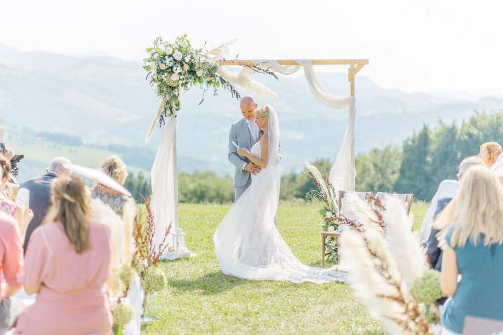 Berghochzeit heiraten st.pölten im freien heiraten outdoorhocht outdoorwedding Wienhochzeit Gartenhochzeit Wien Ötscher Paarfotos hochzeitsfotos