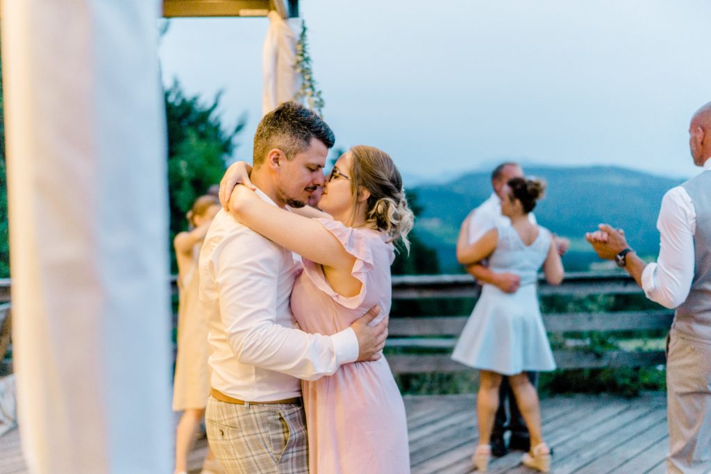 Berghochzeit heiraten st.pölten im freien heiraten outdoorhocht outdoorwedding Wienhochzeit Gartenhochzeit Wien Ötscher Tradition first dance Terrasse outdoor erster tanz