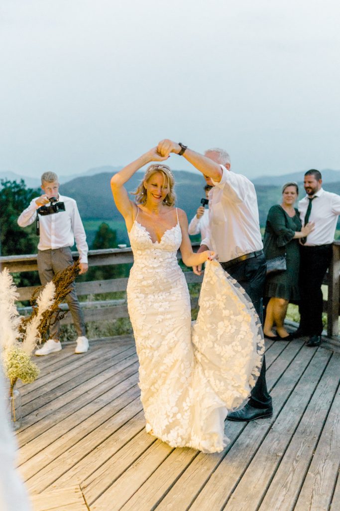 Berghochzeit heiraten st.pölten im freien heiraten outdoorhocht outdoorwedding Wienhochzeit Gartenhochzeit Wien Ötscher Tradition Vater Tochter tanz