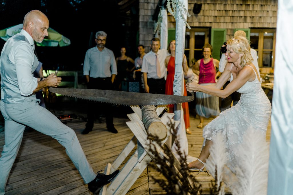 Berghochzeit heiraten st.pölten im freien heiraten outdoorhocht outdoorwedding Wienhochzeit Gartenhochzeit Wien Ötscher Tradition baum schneiden