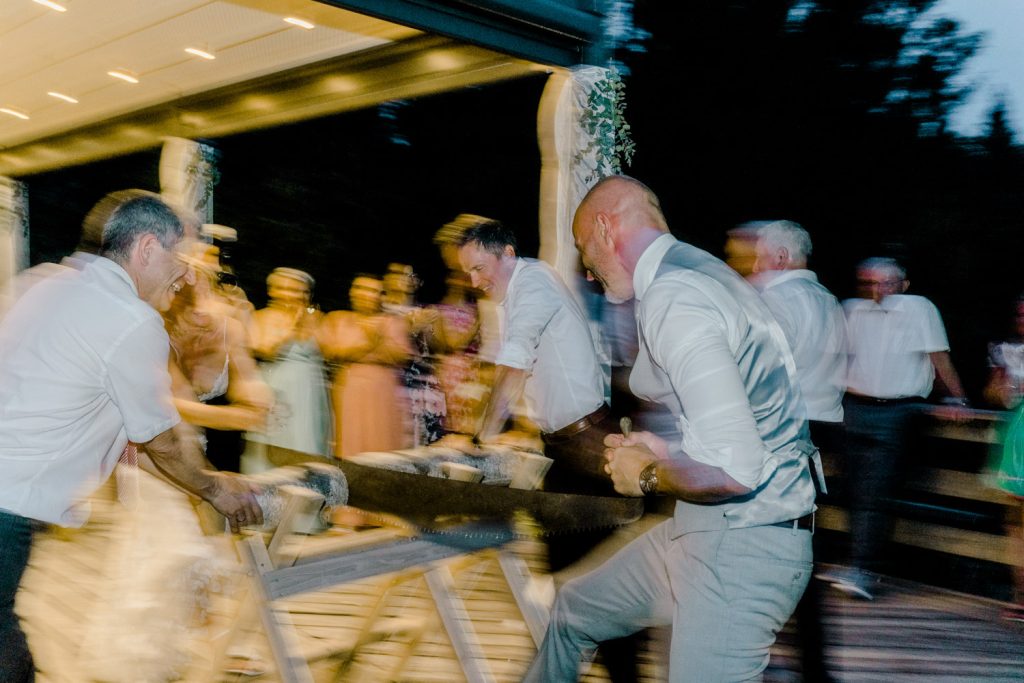 Berghochzeit heiraten st.pölten im freien heiraten outdoorhocht outdoorwedding Wienhochzeit Gartenhochzeit Wien Ötscher Tradition baum schneiden