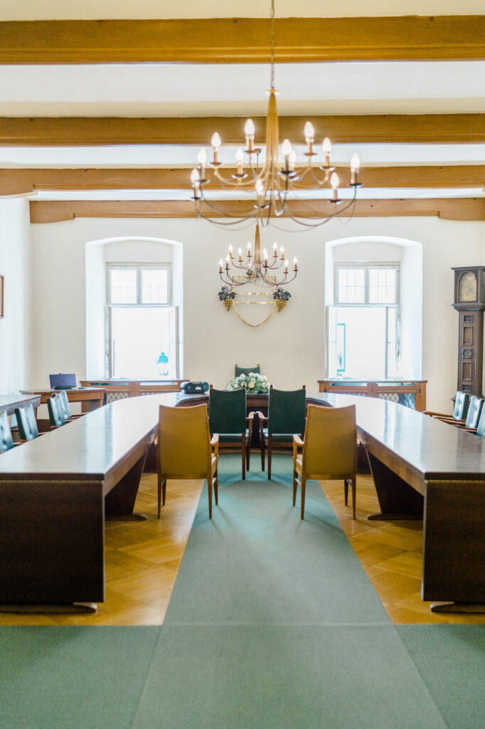 Heiraten im Rathaus Gumpoldskirchen Standesamt Fotograf standesamtliche Hochzeit schöne Standesämter Wien Umgebung und Mödling