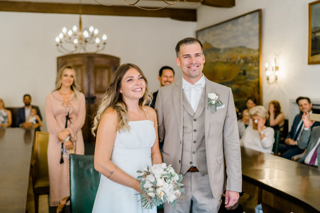Heiraten im Rathaus Gumpoldskirchen Standesamt Fotograf standesamtliche Hochzeit schöne Standesämter Wien Umgebung und Mödling