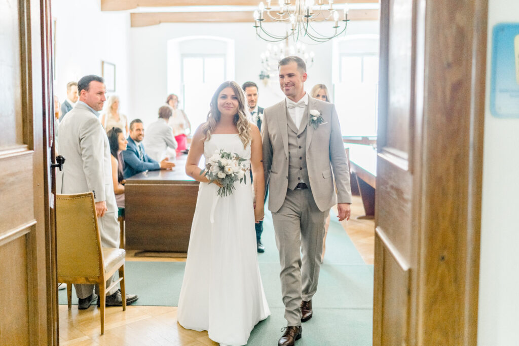Heiraten im Rathaus Gumpoldskirchen Standesamt Fotograf standesamtliche Hochzeit schöne Standesämter Wien Umgebung und Mödling