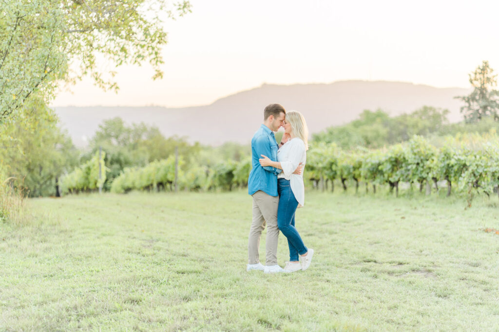 Paarfoto Gutschein Weinberge Paarshooting Natur