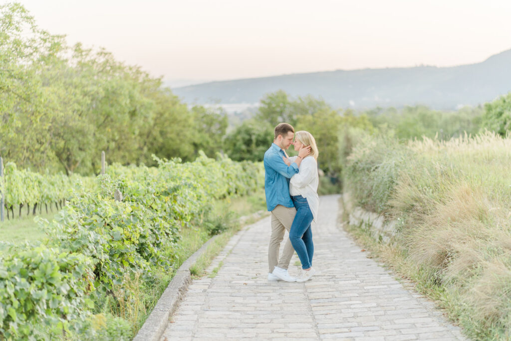 Paarfoto Gutschein Weinberge Paarshooting Natur
