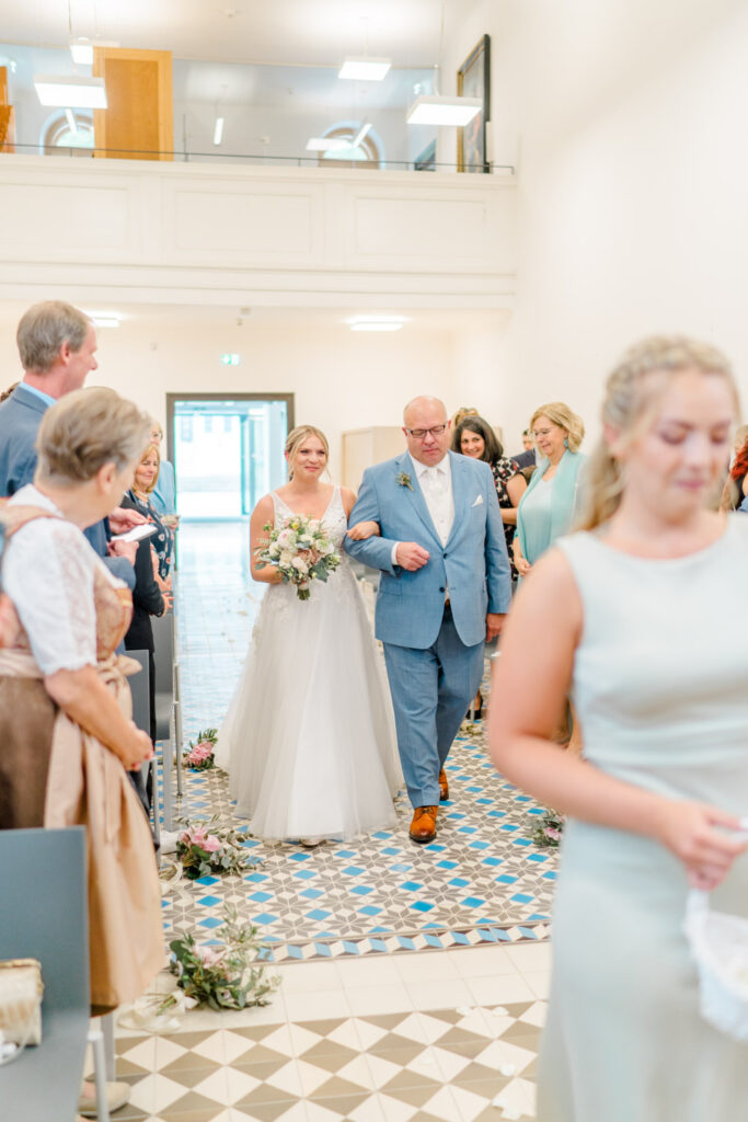 Hochzeitslocation Refugium Hochstrass heiraten, Berge Hochzeit, am Wasser heiraten Niederösterreich, Seehochzeit, Hochzeit am Teich, Refugium Hochstrass heiraten, Traubogen, Hochzeitslocation Wien Umgebung