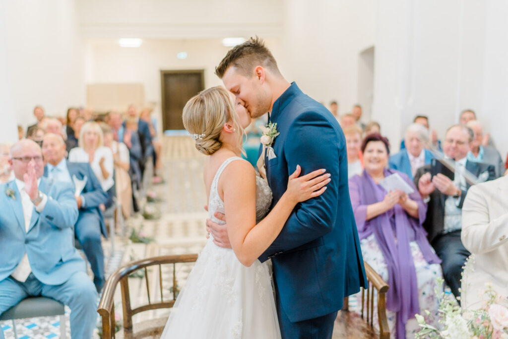 Hochzeitslocation Refugium Hochstrass heiraten, Berge Hochzeit, am Wasser heiraten Niederösterreich, Seehochzeit, Hochzeit am Teich, Refugium Hochstrass heiraten, Traubogen, Hochzeitslocation Wien Umgebung