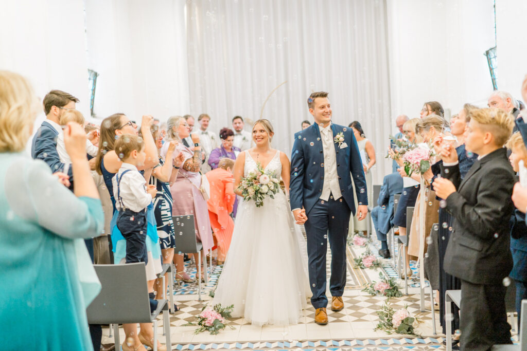 Hochzeitslocation Refugium Hochstrass heiraten, Berge Hochzeit, am Wasser heiraten Niederösterreich, Seehochzeit, Hochzeit am Teich, Refugium Hochstrass heiraten, Traubogen, Hochzeitslocation Wien Umgebung