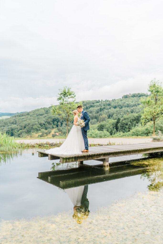 Hochzeitslocation Refugium Hochstrass heiraten, Berge Hochzeit, am Wasser heiraten Niederösterreich, Seehochzeit, Hochzeit am Teich, Refugium Hochstrass heiraten, Traubogen, Hochzeitslocation Wien Umgebung