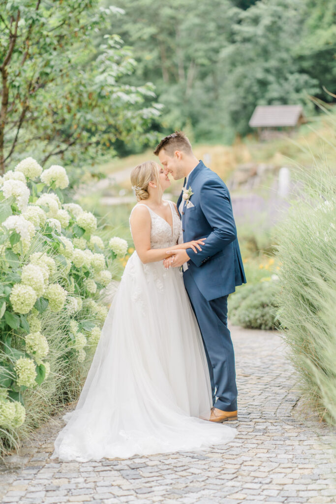 Hochzeitslocation Refugium Hochstrass heiraten, Berge Hochzeit, am Wasser heiraten Niederösterreich, Seehochzeit, Hochzeit am Teich, Refugium Hochstrass heiraten, Traubogen, Hochzeitslocation Wien Umgebung