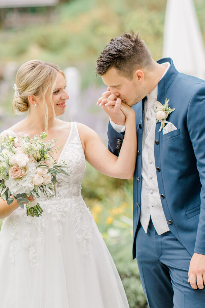 Hochzeitslocation Refugium Hochstrass heiraten, Berge Hochzeit, am Wasser heiraten Niederösterreich, Seehochzeit, Hochzeit am Teich, Refugium Hochstrass heiraten, Traubogen, Hochzeitslocation Wien Umgebung