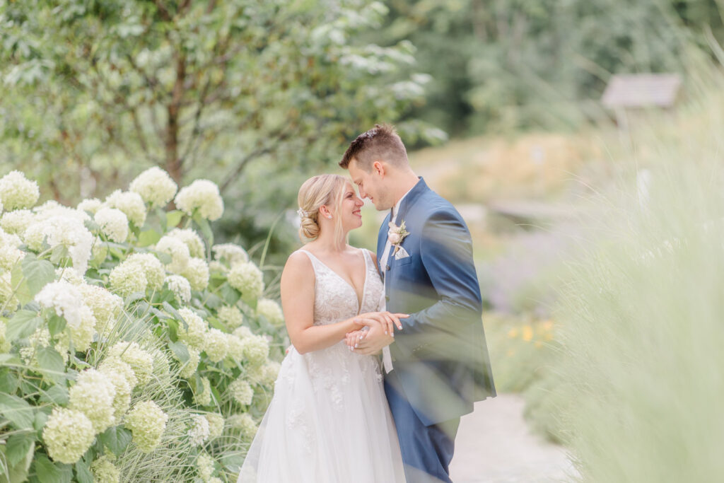 Hochzeitslocation Refugium Hochstrass heiraten, Berge Hochzeit, am Wasser heiraten Niederösterreich, Seehochzeit, Hochzeit am Teich, Refugium Hochstrass heiraten, Traubogen, Hochzeitslocation Wien Umgebung