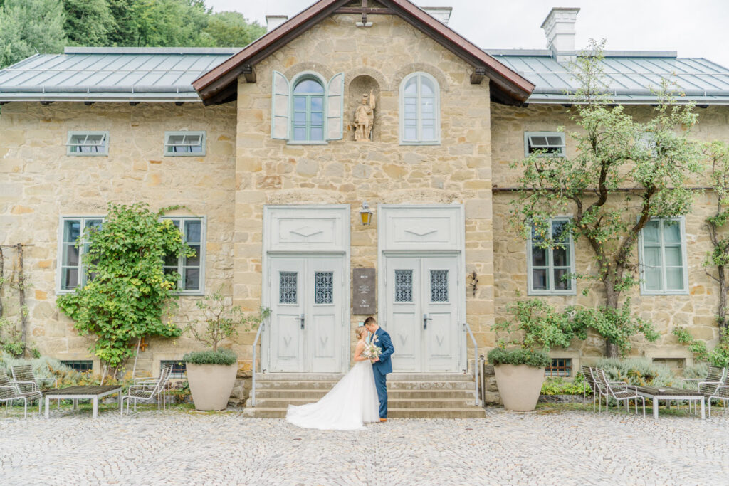 Hochzeitslocation Refugium Hochstrass heiraten, Berge Hochzeit, am Wasser heiraten Niederösterreich, Seehochzeit, Hochzeit am Teich, Refugium Hochstrass heiraten, Traubogen, Hochzeitslocation Wien Umgebung